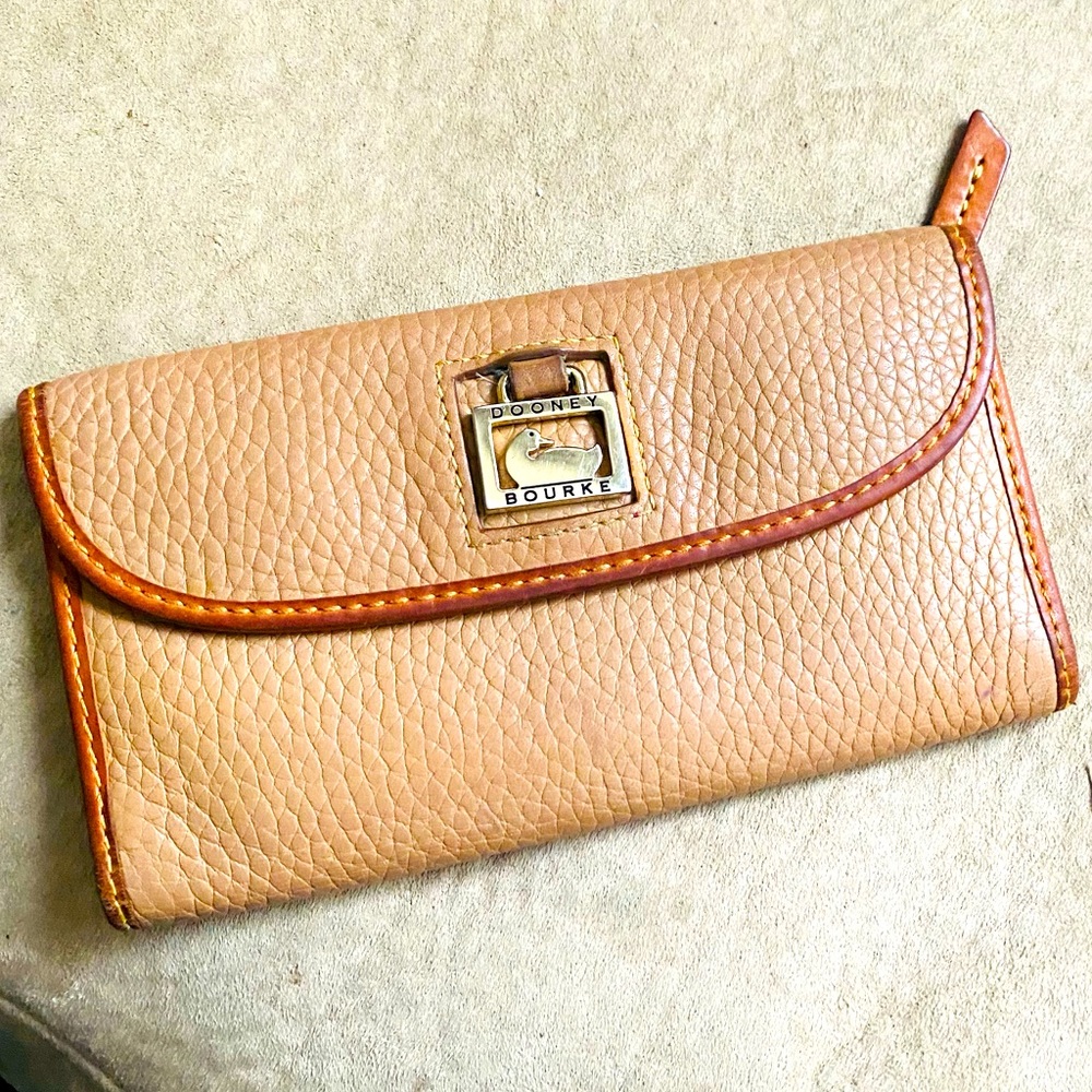 Dooney & Bourke pebble leather wallet